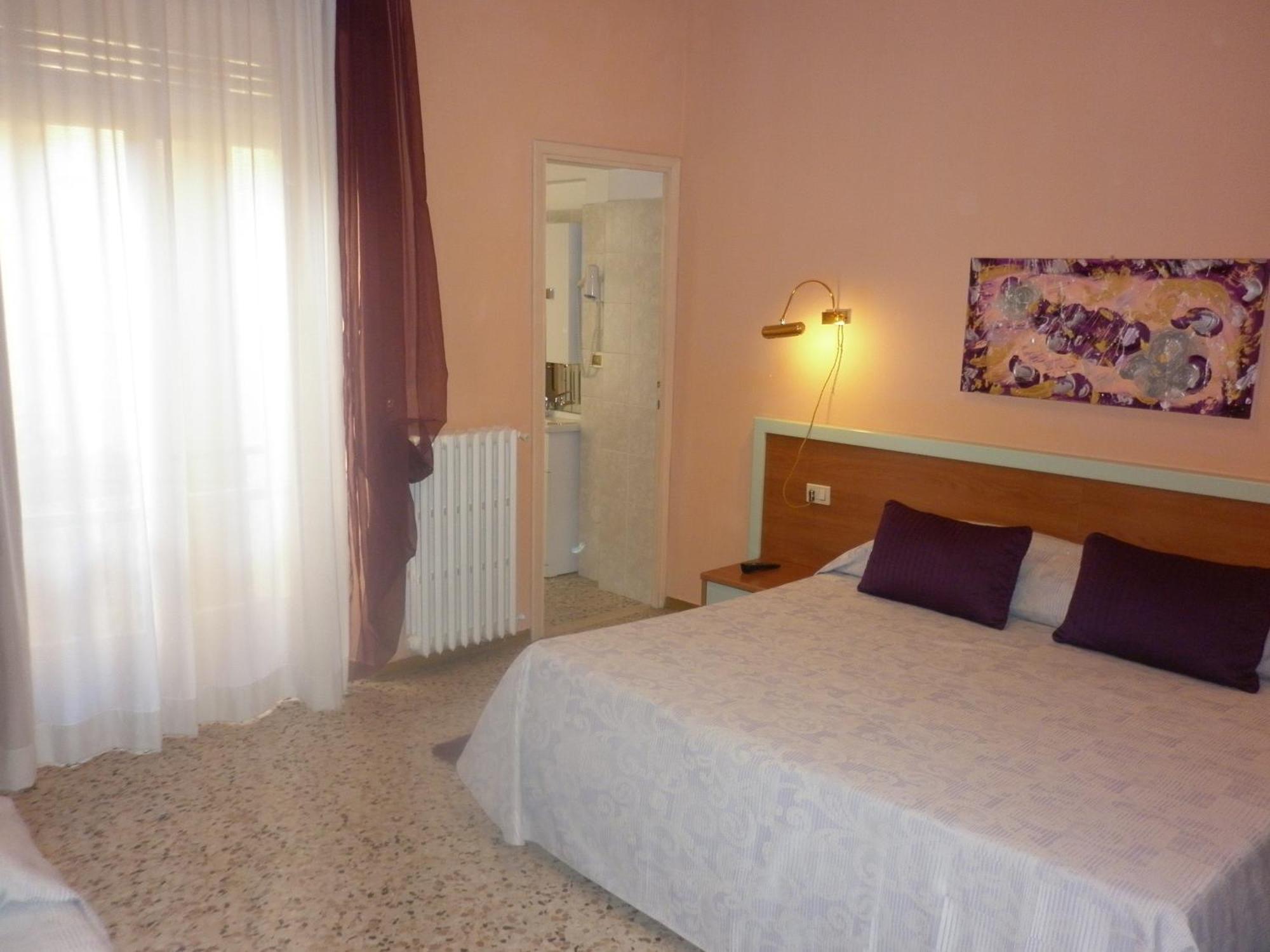 Hotel San Donnino Fidenza Habitación foto